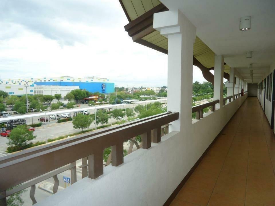 Alles One Oasis Condo Davao Near Sm Mall With Wifi Luaran gambar